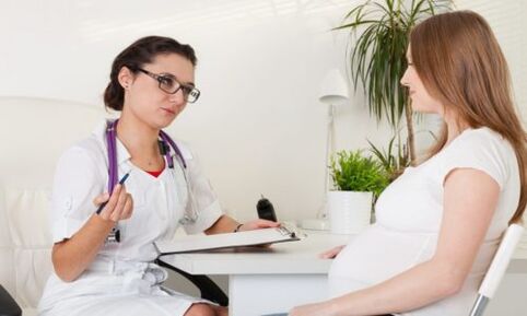 Le médecin sélectionne les médicaments antibactériens individuels